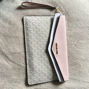 Brand New Michael Kors envelope clutch